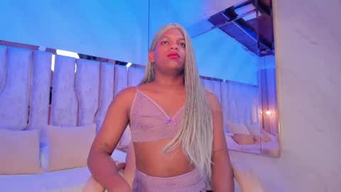 Snapshot of ariana_grande233 chatting on 04.15.26 ariana_grande233 online show from 04.15.26