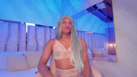 ariana_grande233 online show from 04.22.26