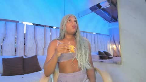 ariana_grande233 online show from 05.02.26
