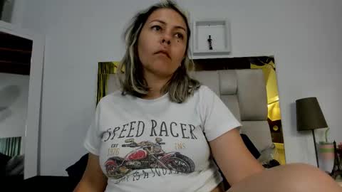 Snapshot of ariana_martins chatting on 02.28.25 ARI online show from 02.28.25