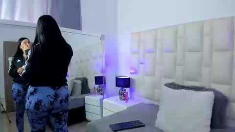  ariana  online show from 09.23.25