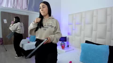  ariana  online show from 10.06.25