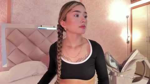 Ari online show from 10.18.25