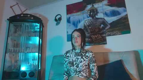 Snapshot of ariana_whitee chatting on 04.28.26 ariana_whitee online show from 04.28.26