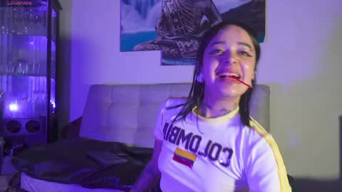 Snapshot of ariana_whitee chatting on 05.17.26 ariana_whitee online show from 05.17.26