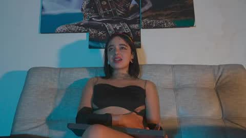 Snapshot of ariana_whitee chatting on 05.31.26 ariana_whitee online show from 05.31.26