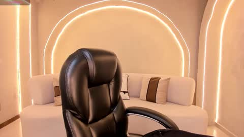 Ariana Bell online show from 03.19.26