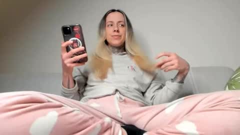 Ariana  Steven online show from 02.08.26