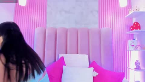 Snapshot of arianarougee chatting on 06.17.26 ArianaRougee online show from 06.17.26