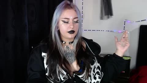 Snapshot of arianauwu666 chatting on 11.25.25 help me 100 hands up my OF is Free online show from 11.25.25