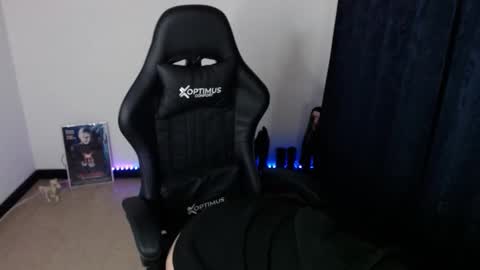 help me 100 hands up my OF is Free  online show from 02.17.26