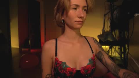 Olivka online show from 02.14.25