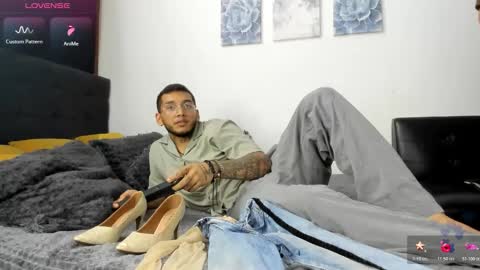 ariannawil online show from 12.18.25