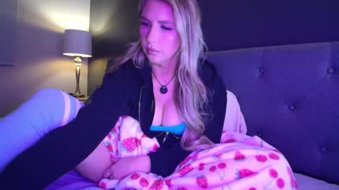 Aria Woods online show from 01.18.26