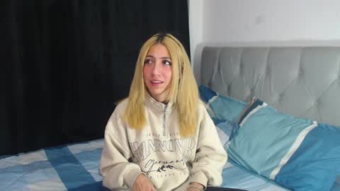 Ari Bunnie  online show from 01.27.25