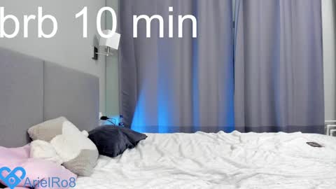 Snapshot of ariel_rouse chatting on 01.24.25 Ariel online show from 01.24.25