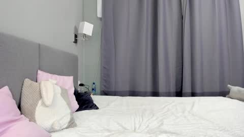 Snapshot of ariel_rouse chatting on 02.01.25 Ariel online show from 02.01.25