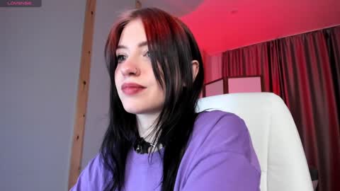 Snapshot of arielabradberry chatting on 12.14.24 Ariel online show from 12.14.24