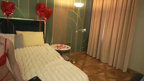 Snapshot of arielgemme chatting on 03.11.25 Ariel online show from 03.11.25