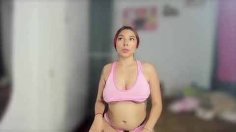 Snapshot of ariell_rose1 chatting on 02.12.25 Stephany online show from 02.12.25