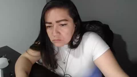 Snapshot of arielle_ninon chatting on 12.03.24 Arielle online show from 12.03.24