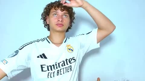 Ariel Aoir online show from 04.03.26