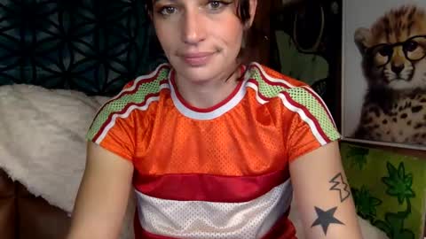 Snapshot of arielwyld chatting on 12.12.24 ariel colin when hes here online show from 12.12.24