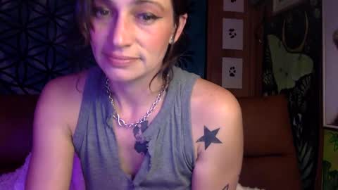 Snapshot of arielwyld chatting on 12.15.24 ariel colin when hes here online show from 12.15.24