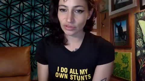 Snapshot of arielwyld chatting on 12.27.24 ariel colin when hes here online show from 12.27.24