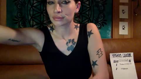 Snapshot of arielwyld chatting on 12.30.24 ariel colin when hes here online show from 12.30.24