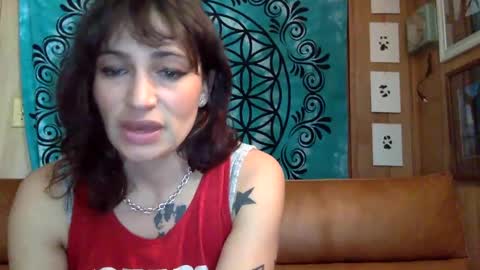 Snapshot of arielwyld chatting on 01.12.25 ariel colin when hes here online show from 01.12.25