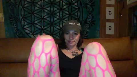 Snapshot of arielwyld chatting on 01.15.25 ariel colin when hes here online show from 01.15.25