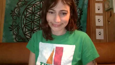 Snapshot of arielwyld chatting on 01.25.25 ariel colin when hes here online show from 01.25.25