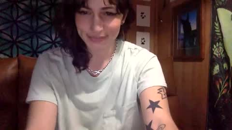 Snapshot of arielwyld chatting on 02.16.25 ariel colin when hes here online show from 02.16.25