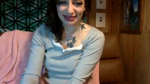 Snapshot of arielwyld chatting on 03.05.25 ariel colin when hes here online show from 03.05.25