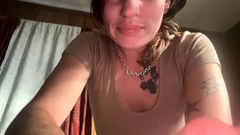 Snapshot of arielwyld chatting on 09.22.25 ariel colin when hes here online show from 09.22.25