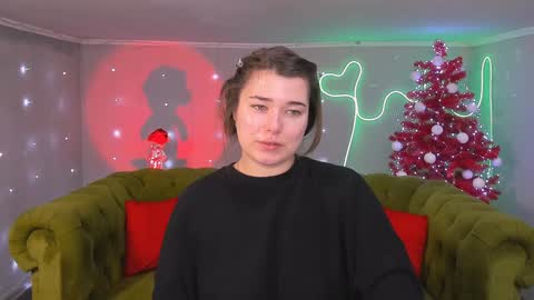 Snapshot of arigraynor chatting on 01.09.25 Ari online show from 01.09.25