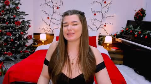 Snapshot of arigraynor chatting on 01.25.25 Ari online show from 01.25.25