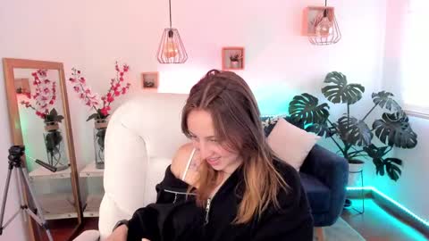 Ari  online show from 12.17.24