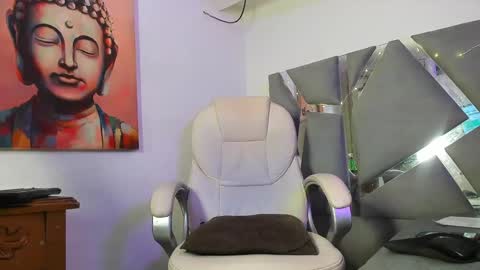 Snapshot of arii_xxx chatting on 01.30.25 ari 3 online show from 01.30.25