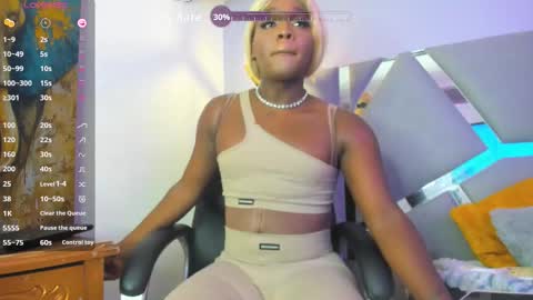 Snapshot of arii_xxx chatting on 09.18.25 ari 3 online show from 09.18.25