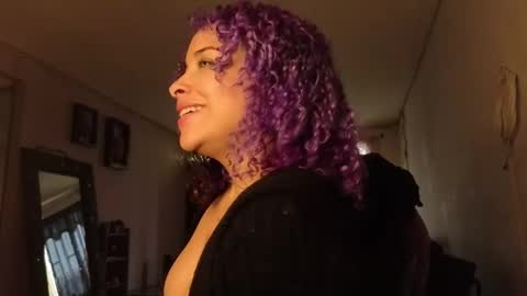 Snapshot of arikatorres chatting on 09.18.25 Arin online show from 09.18.25