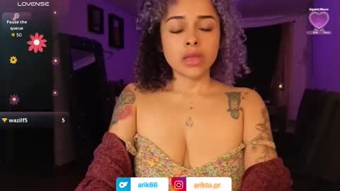 Snapshot of arikatorres chatting on 10.06.25 Arin online show from 10.06.25