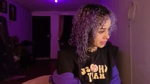 Snapshot of arikatorres chatting on 10.21.25 Arin online show from 10.21.25