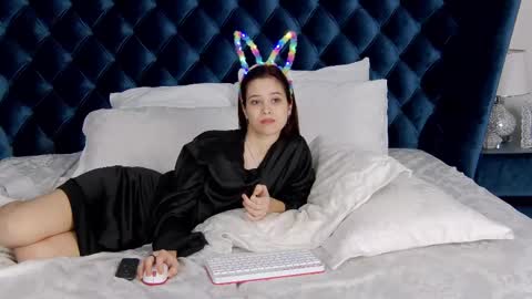 Snapshot of arinaarnold chatting on 12.20.24 ArinaArnold online show from 12.20.24