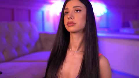 Snapshot of arinarhodes chatting on 09.23.25 Arina online show from 09.23.25