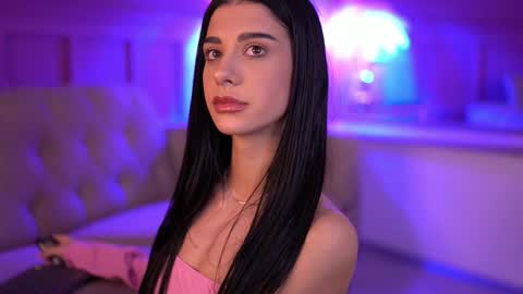 Snapshot of arinarhodes chatting on 10.04.25 Arina online show from 10.04.25