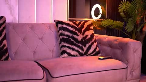 Snapshot of arinarhodes chatting on 10.23.25 Arina online show from 10.23.25