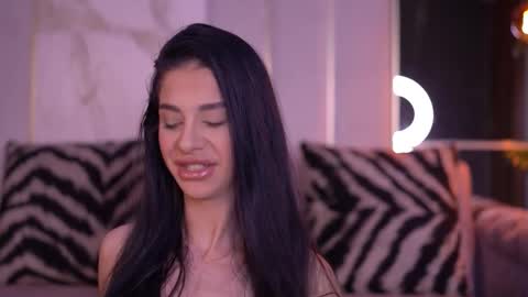 Snapshot of arinarhodes chatting on 11.10.25 Arina online show from 11.10.25