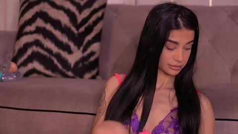 Snapshot of arinarhodes chatting on 11.14.25 Arina online show from 11.14.25